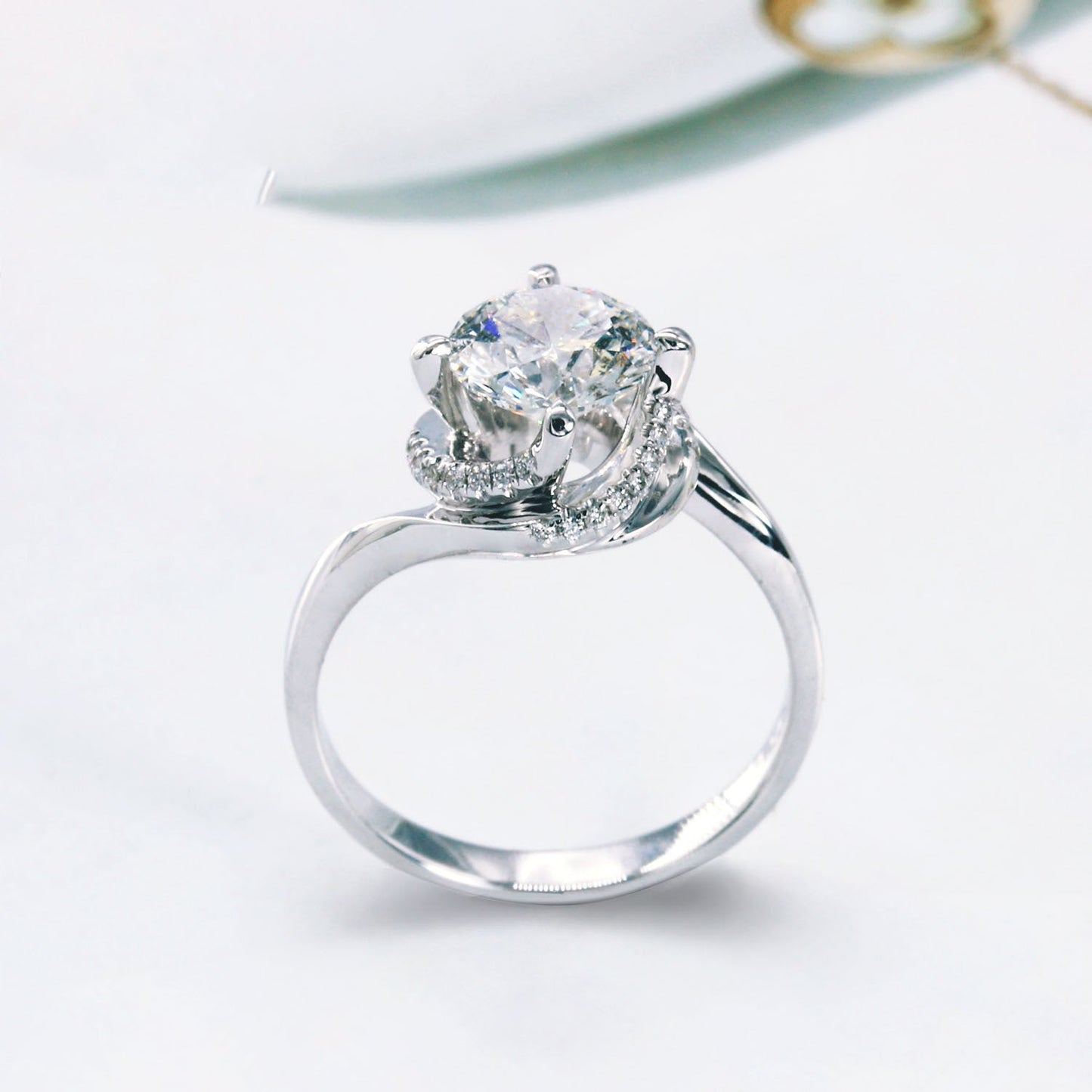 Six Prong Moissanite Ring - Getmgirlzworld Shop